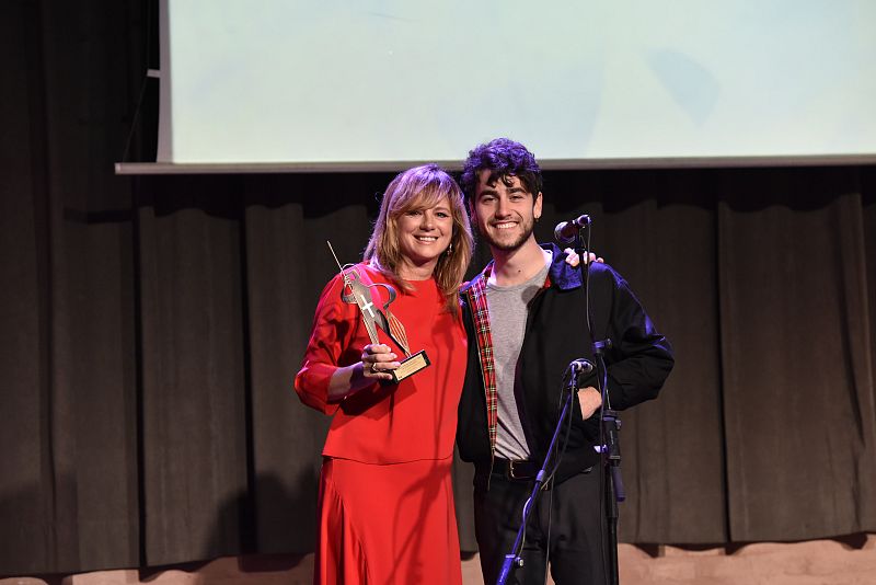 Emma Suárez y Alex Monner gala