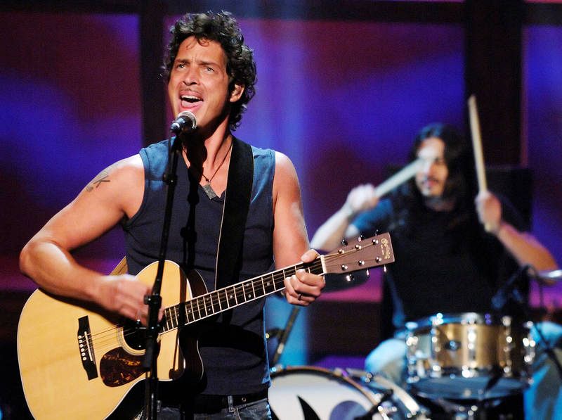 Chris Cornell y Brad Wilk durante el "ReAct Now: Music & Relief" de la Paramount con Audioslave.