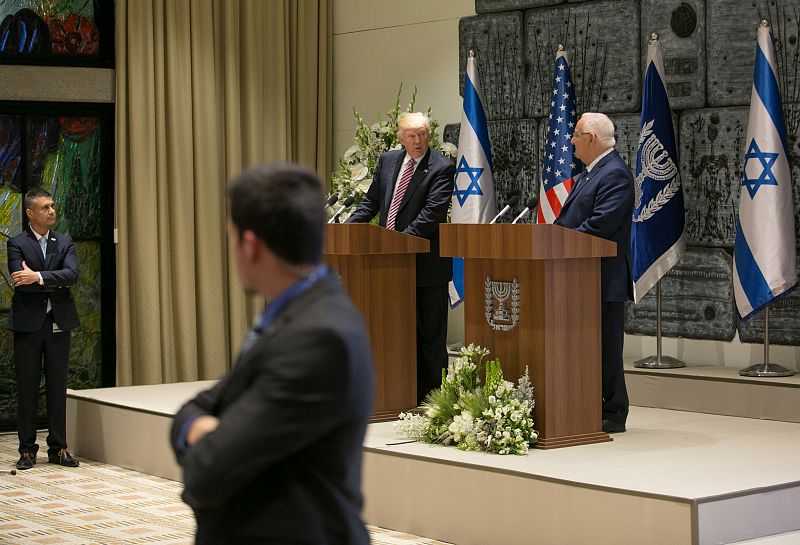 Trump se reúne con el presidente de Israel, Reuven Rivlin.