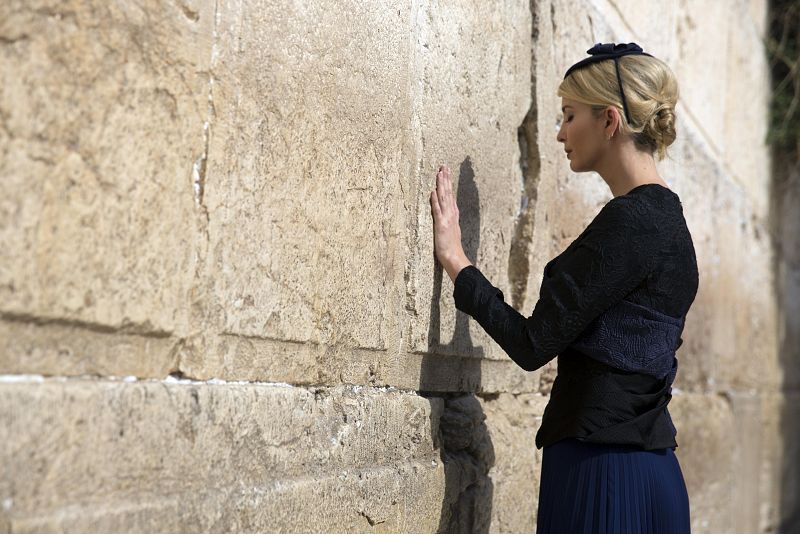 Ivanka Trump ante el Muro de las Lamentaciones