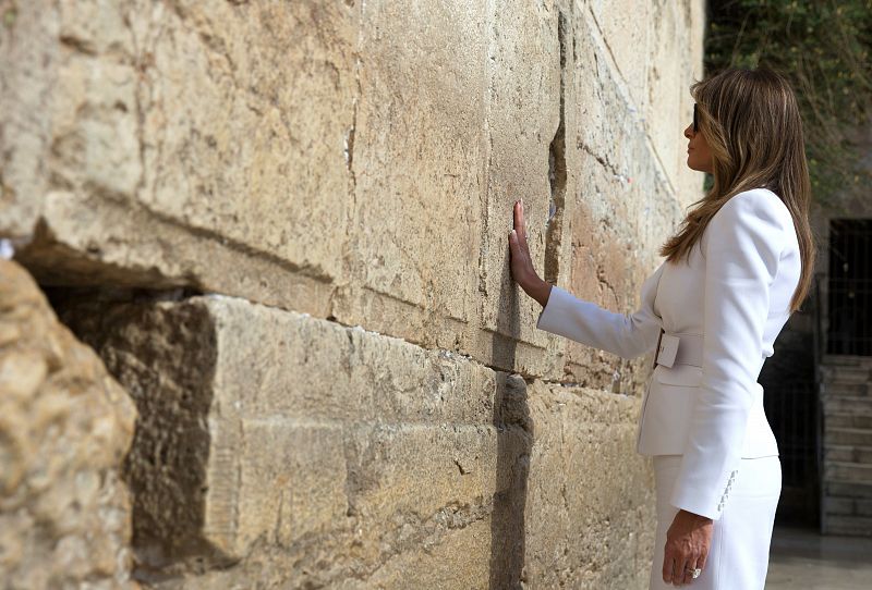 La primera dama de EE.UU., Melania Trump, en el Muro de las Lamentaciones