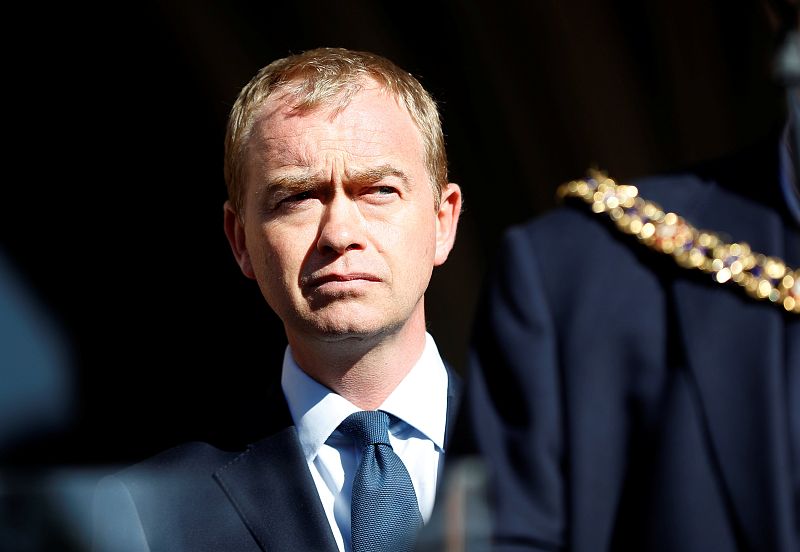 También ha asistido a la vigilia el líder del Partido Liberal-Demócrata, Tim Farron