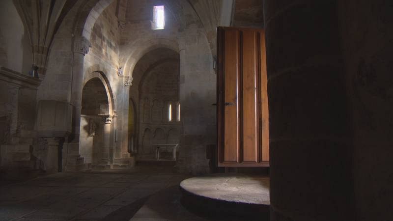 Interior de Santa María de Bareyo