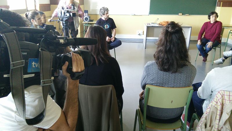 Erick Pescador y Marian Moreno  durante la charla en el IES Emilo Alarcos de Gijón 3