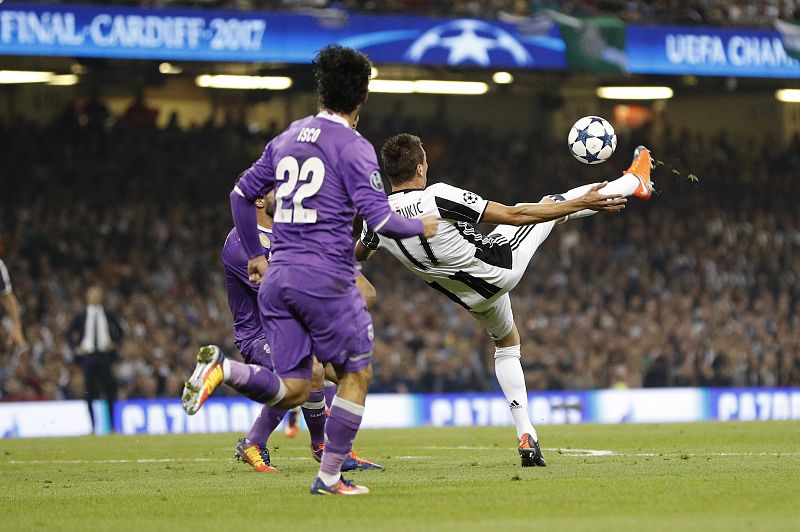 La Juventus igualó el marcador con un tanto de chilena del croata Mario Mandzukic.