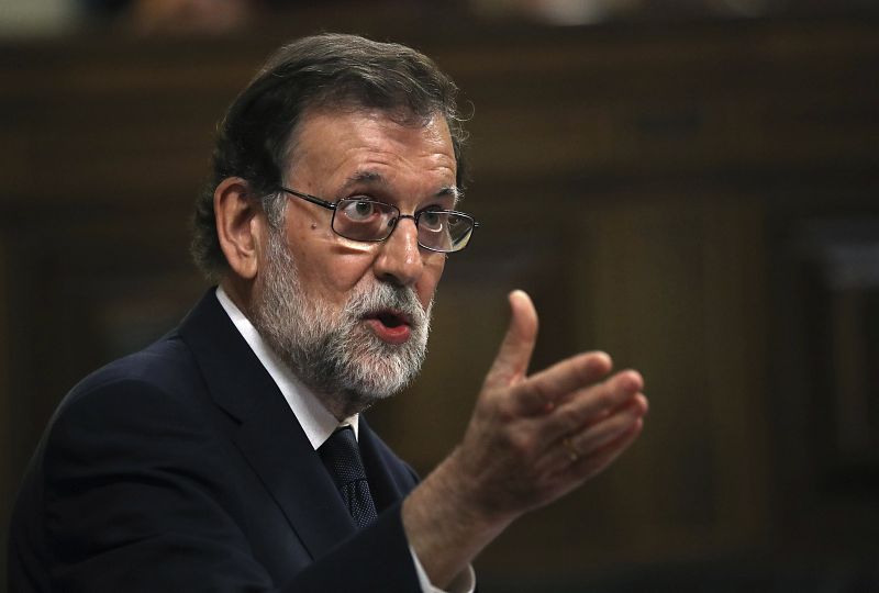 Rajoy sube a la tribuna a responder a la diputada de Unidos Podemos