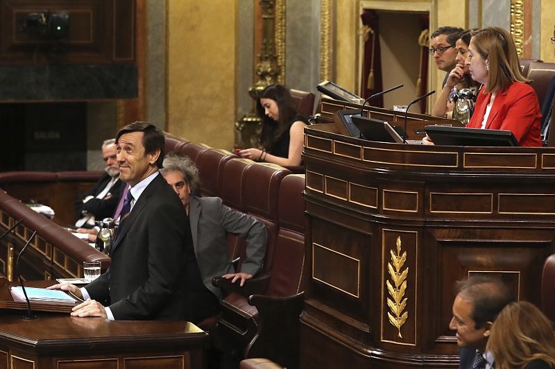 El portavoz del PP responde al líder de Podemos