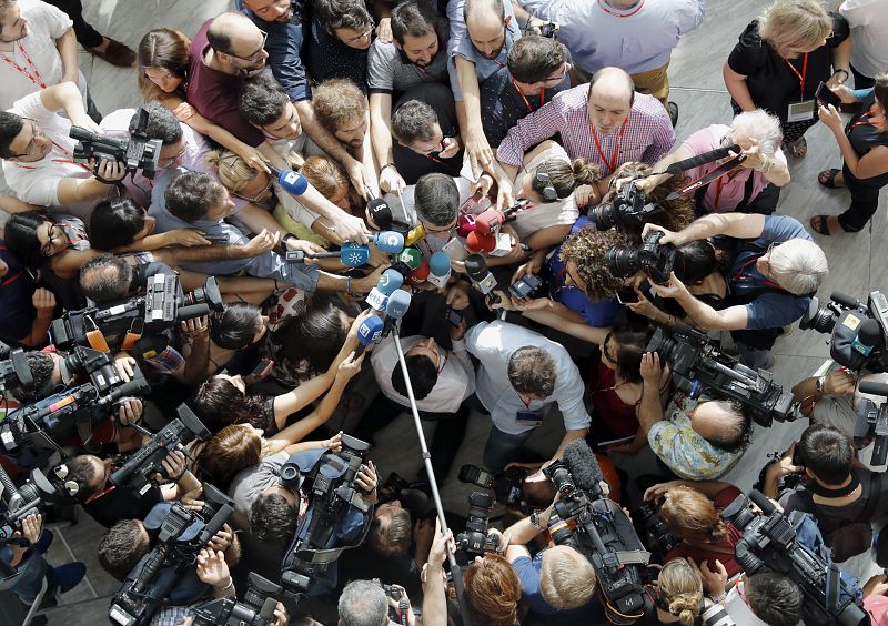 Patxi López, que será el encargado de Política Territorial en la nueva ejecutiva, hace declaraciones a su llegada