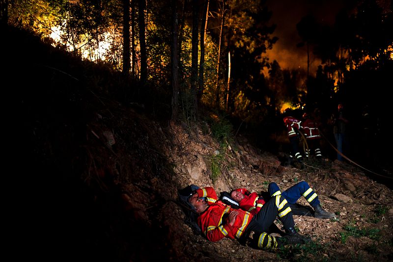 Un gran incendio asola el centro de Portugal