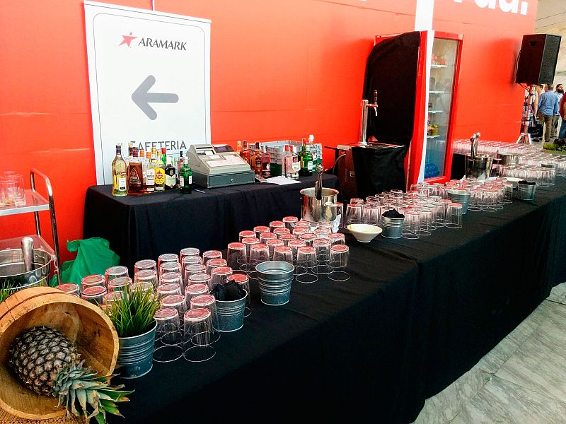 Instalan una barra en el Congreso del PSOE