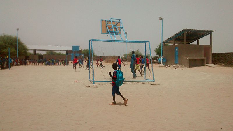 Gracias al deporte en la escuela se ha logrado una mejor integración de los niños que han tenido que huir de la violencia.