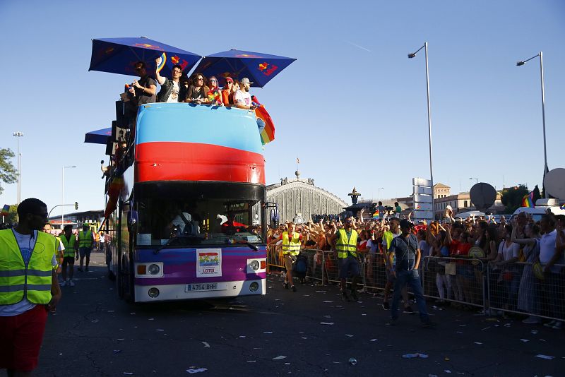 Una de las 52 carrozas que participan en el desfile del World Pride 2017 en Madrid