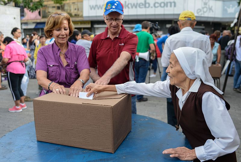 Imágenes del referéndum en Venezuela
