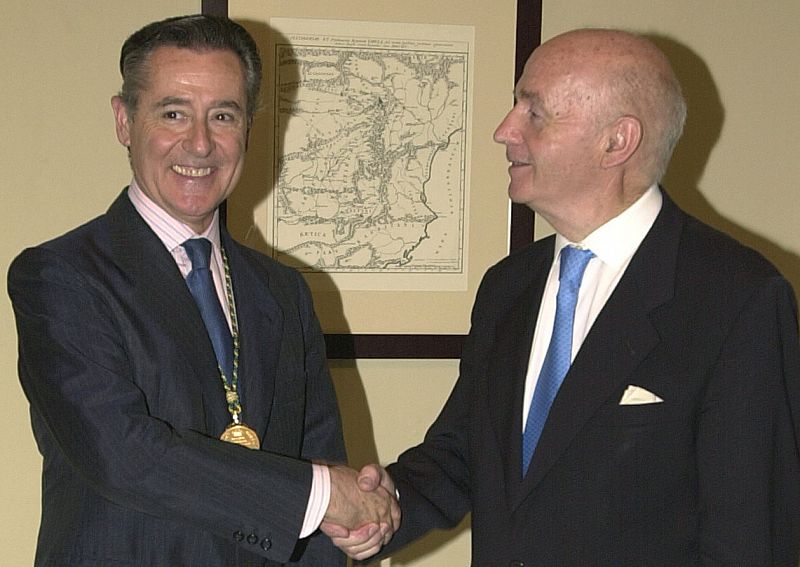 Blesa recibió en 2003 la Medalla de Oro de la Real Academia de la Historia