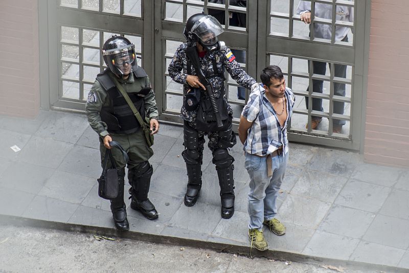 Uno de los más de 200 detenidos este jueves en Caracas.