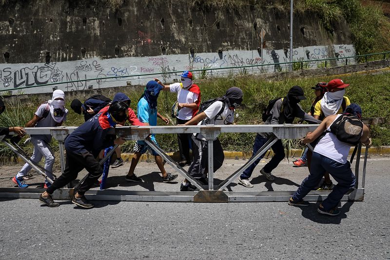 Opositores contra el gobierno de Maduro y su Asamblea Nacional Constituyente