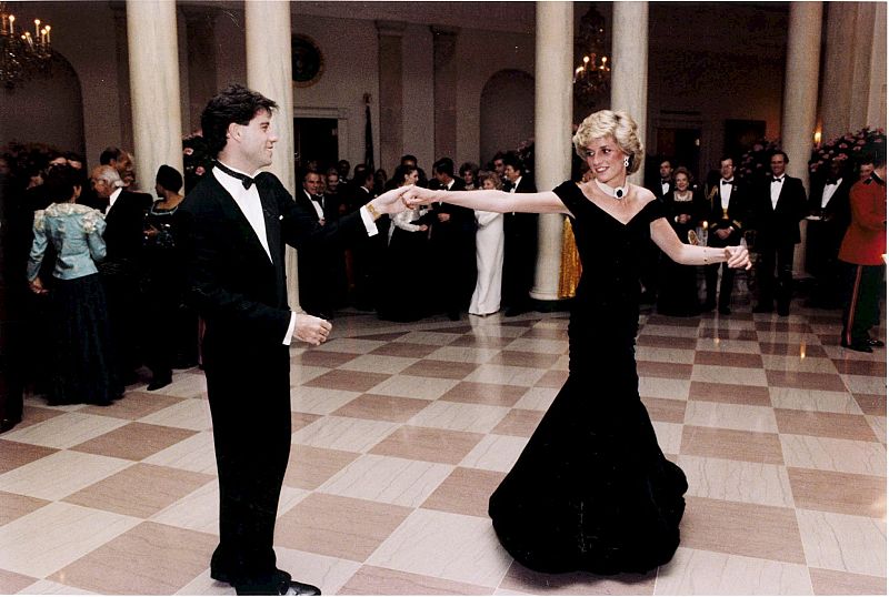 La princesa Diana, en un baile con el actor John Travolta
