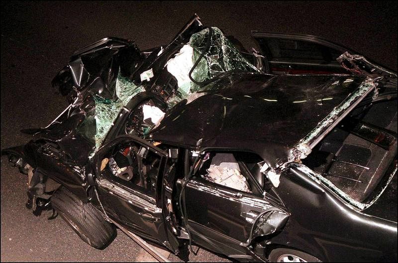 El coche en el que viajaba la princesa Diana quedó completamente destrozado