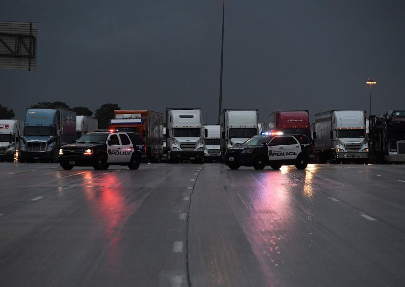 El tráfico se vio alterado en la autopista I-10 de Houston por el huracán Harvey