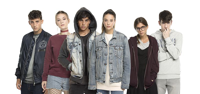 Daniel Ibáñez, Nerea Elizalde, Óscar Casas, María Pedraza, Lucía Diez y Jorge Motos, protagonizan 'Si fueras tú'
