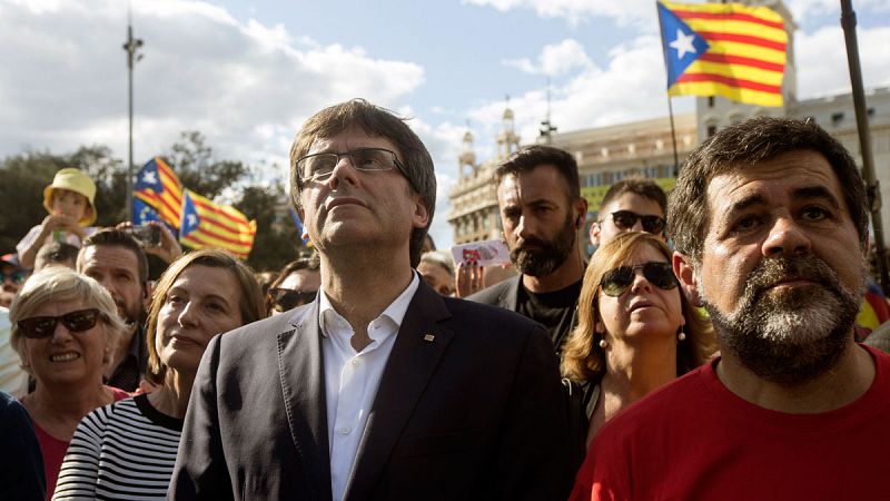 Puigdemont junto a Forcadell y el presidente de la ANC Jordi Sánchez