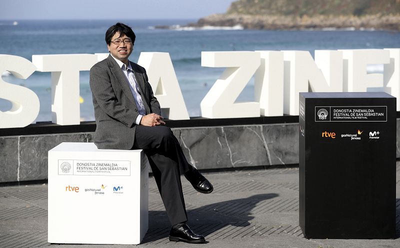 El realizador japonés, Noboyuki Takeuchi, posa tras presentar su película 'Fireworks'