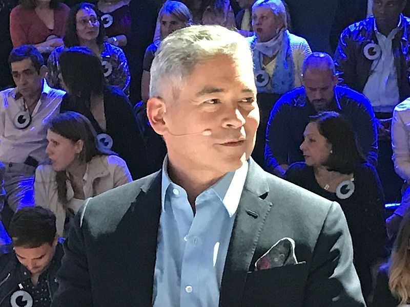 El escritor y presentador velezolano Boris Izaguirre en el programa 3 de '¿Cómo lo ves?'.