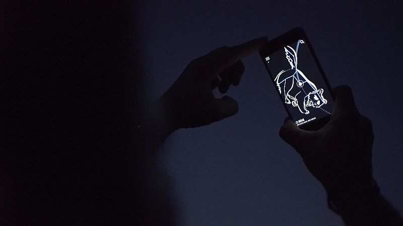 Una aplicación del móvil para identificar las constelaciones