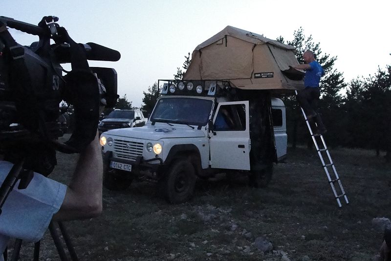 Jesús y Julio preparándose para la noche en Cabezo Alto