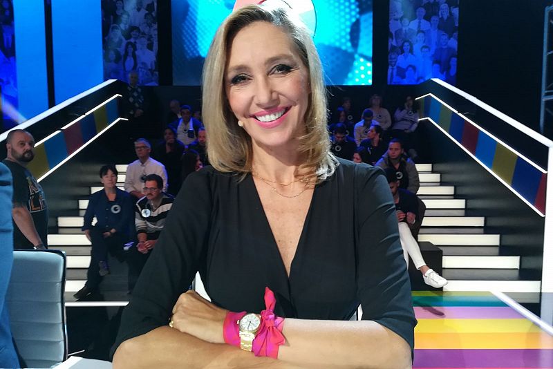 Marta Robles en los atriles de '¿Cómo lo ves?'