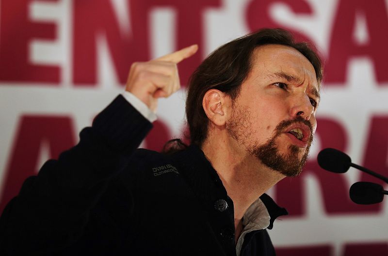 El secretario general de Podemos, Pablo Iglesias, interviene en un mitin en Tarragona junto al cabeza de lista de Catalunya En Comú-Podem, Xavier Domènech.
