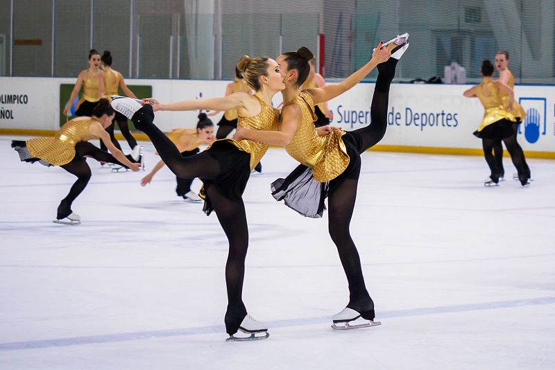 El Team Fusion durante su actuación en el Campeonato de España de patinaje artístico.