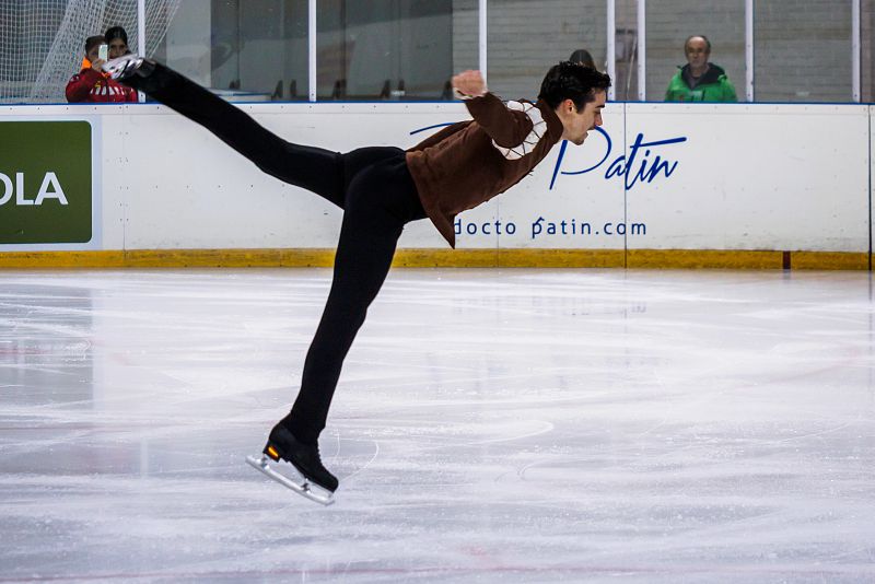 Javier Fernández durante su actuación en el Campeonato de España de patinaje artístico.