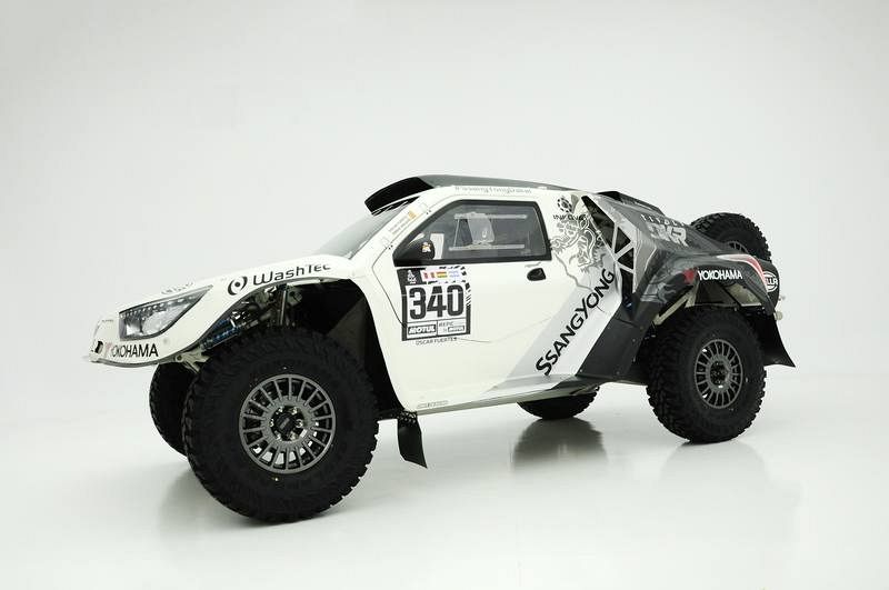 Imagen lateral del SsangYong Tivoli DKR.