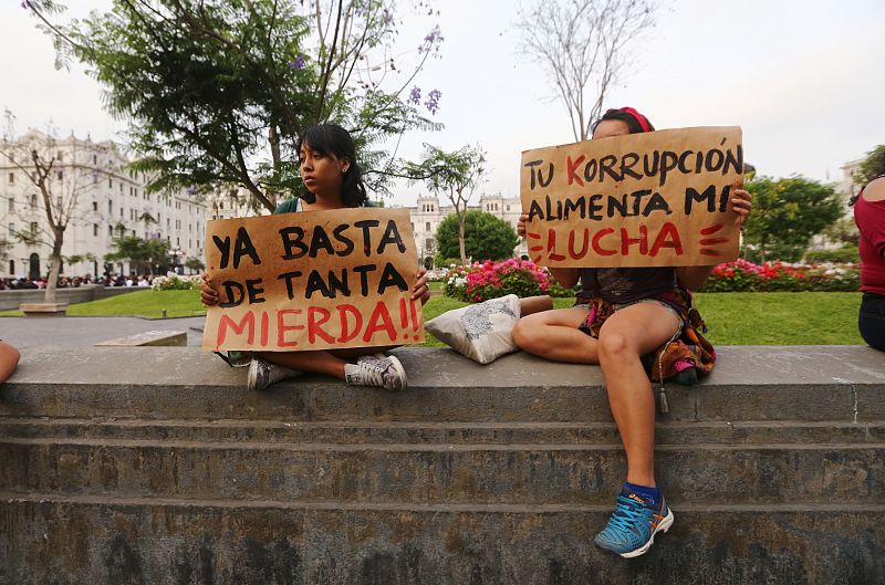 "Tu korrupción alimenta mi lucha"