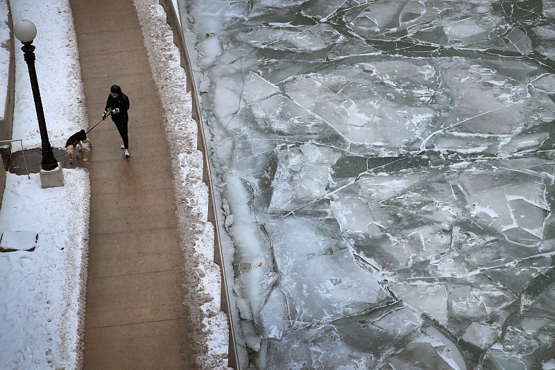 Chicago's Deep Freeze Continues With Single Digit Temperatures