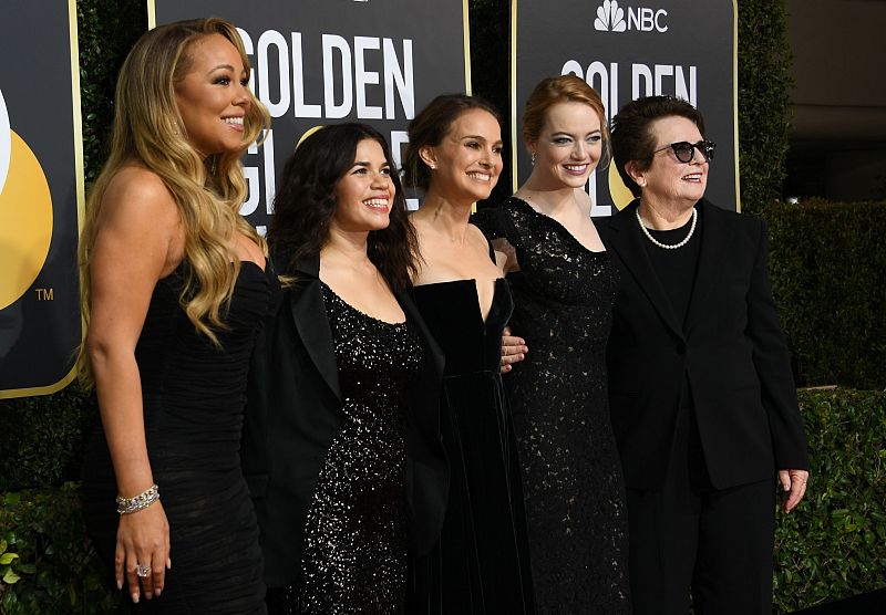 Mariah Carey, Natalie Portman, America Ferrera, Emma Stone y Billie Jean King posan para la prensa