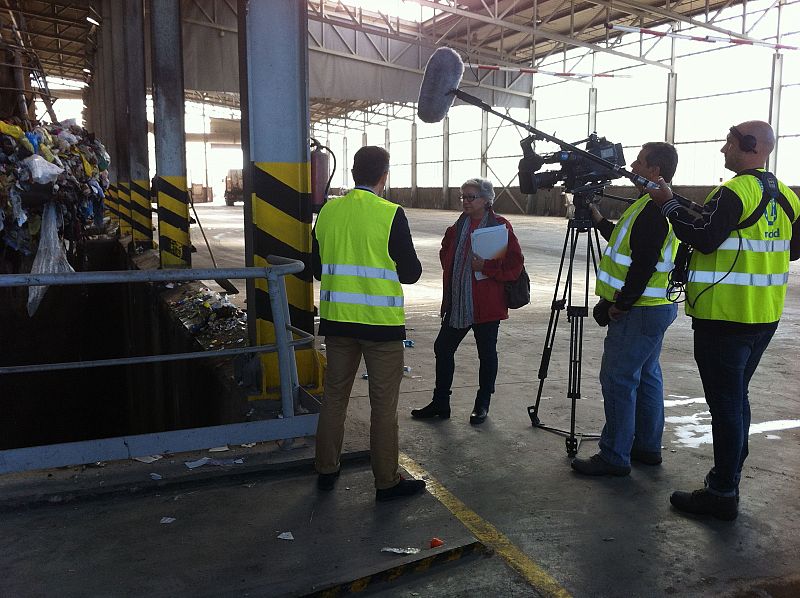 Entrevista en la recepción de una planta de Valdemingómez