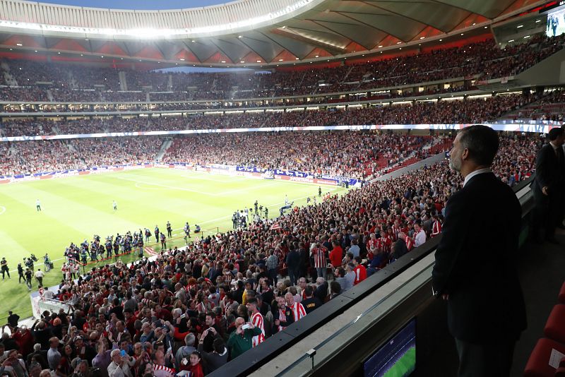 El rey, durante la inauguración del Estadio Wanda Metropolitano, donde juega el Atlético de Madrid