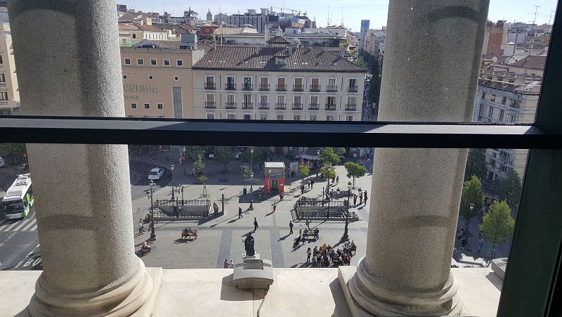 Desde el Teatro hacia la Plaza de Isabel II