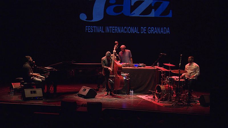 Robert Glasper Trio con Dj Sundance