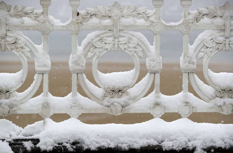 La nevada complica el tráfico en Gipuzkoa y el transporte en San Sebastián