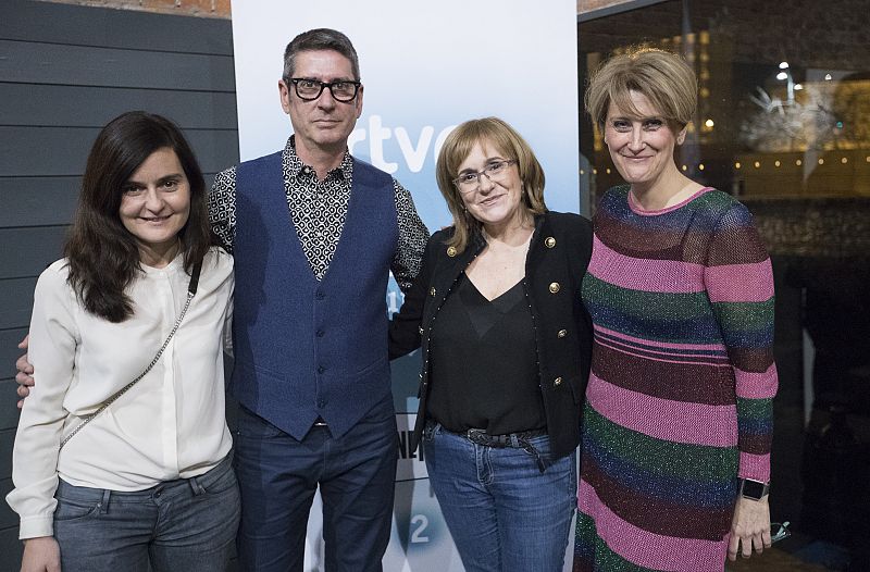 El equipo de TVE que ha realizado el documental sobre Félix Rodríguez de la Fuente: Laura Folguera coordinadora de contenidos de La 2; Manel Arranz, realizador del documental; Gemma Soriano, autora del guión; y Ana Peláez, directora de 'Imprescindi