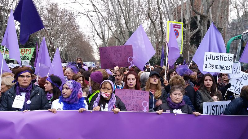 Cabecera de la manifestación en la plaza de Atocha (Madrid)