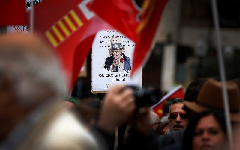 La concentración realizada en Alicante ha reclamado una actualización justa de las pensiones y la garantía del sistema público