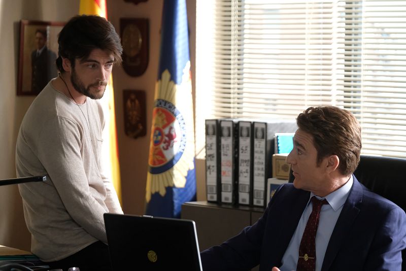 Iker acude al despacho de Bremón