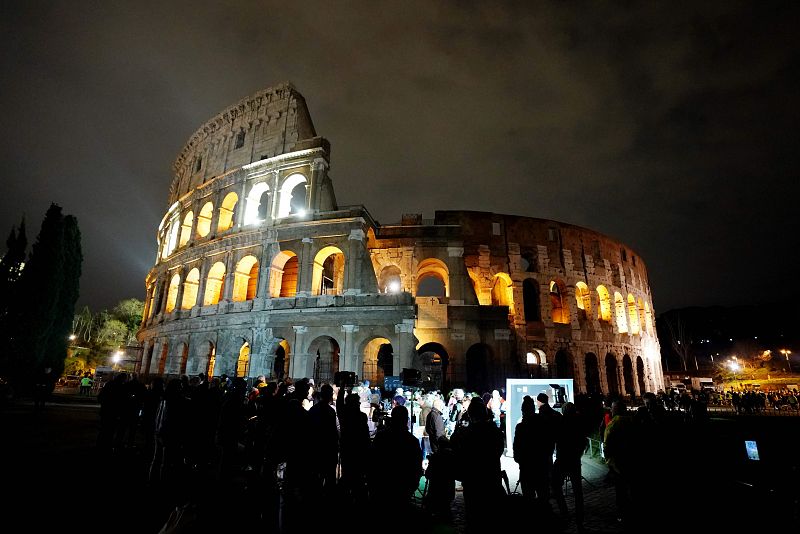 El Coliseo de Roma momentos antes del apagado de luces con motivo de la Hora del Planeta
