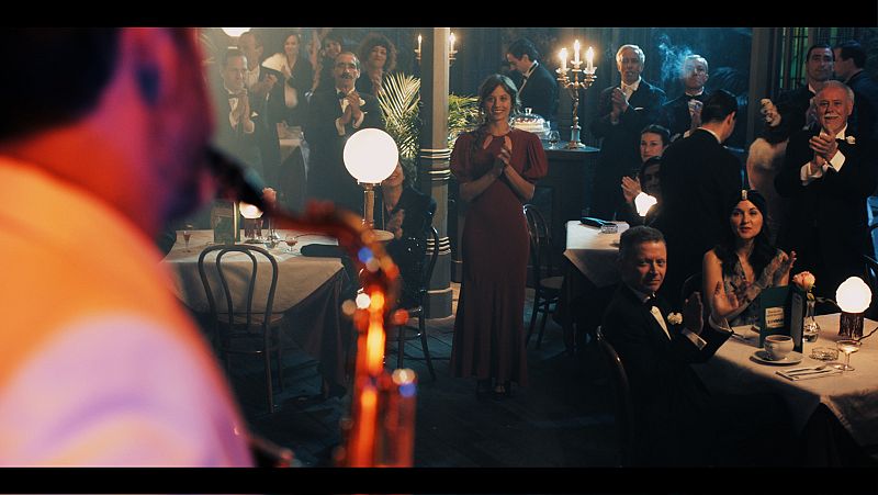 La serie 'El Continental' graba con música en directo