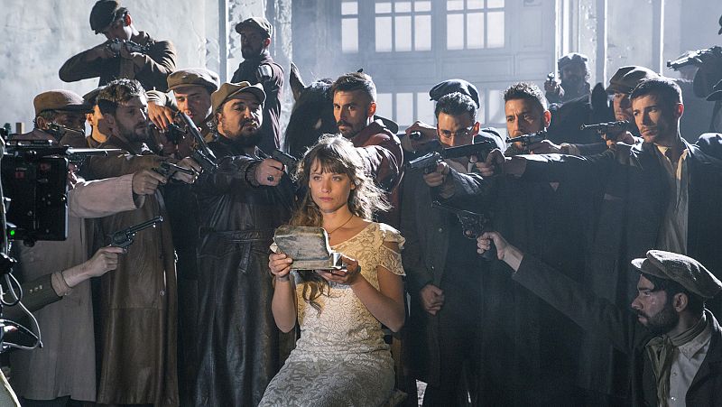 Michelle Jenner y Álex García protagonizan 'El Continental'