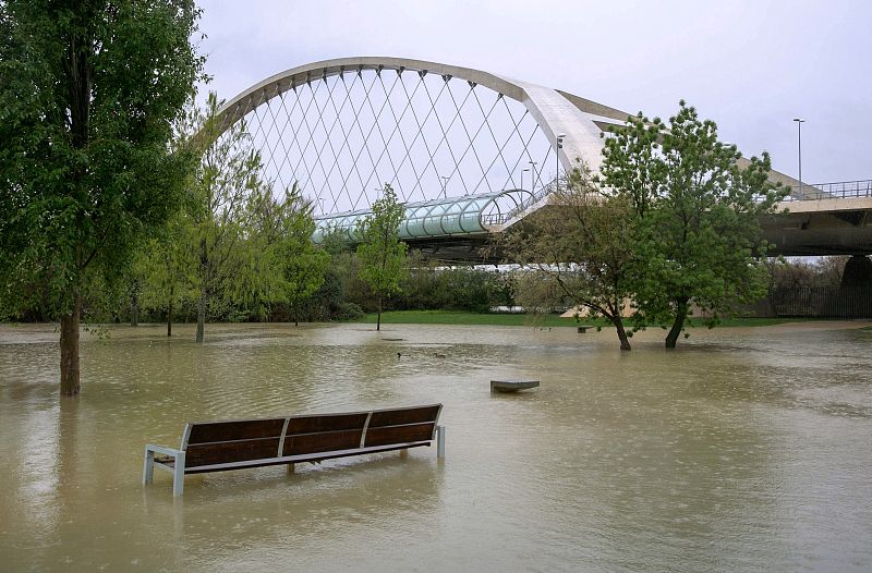 El río Ebro a su paso por Zaragoza